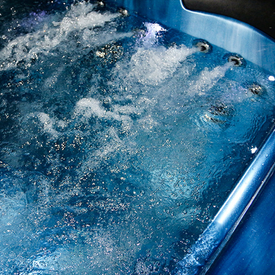 Freestanding Smart 5-Person Hot Tub With High Flow Jets /WiFi / Bluetooth Speakers And Balboa System