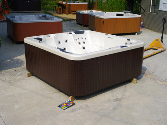 Freestanding Smart 5-Person Hot Tub With High Flow Jets /WiFi / Bluetooth Speakers And Balboa System
